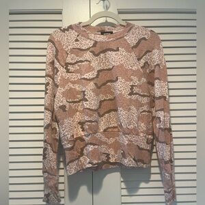 Monrow pink army print long sleeve shirt size Large